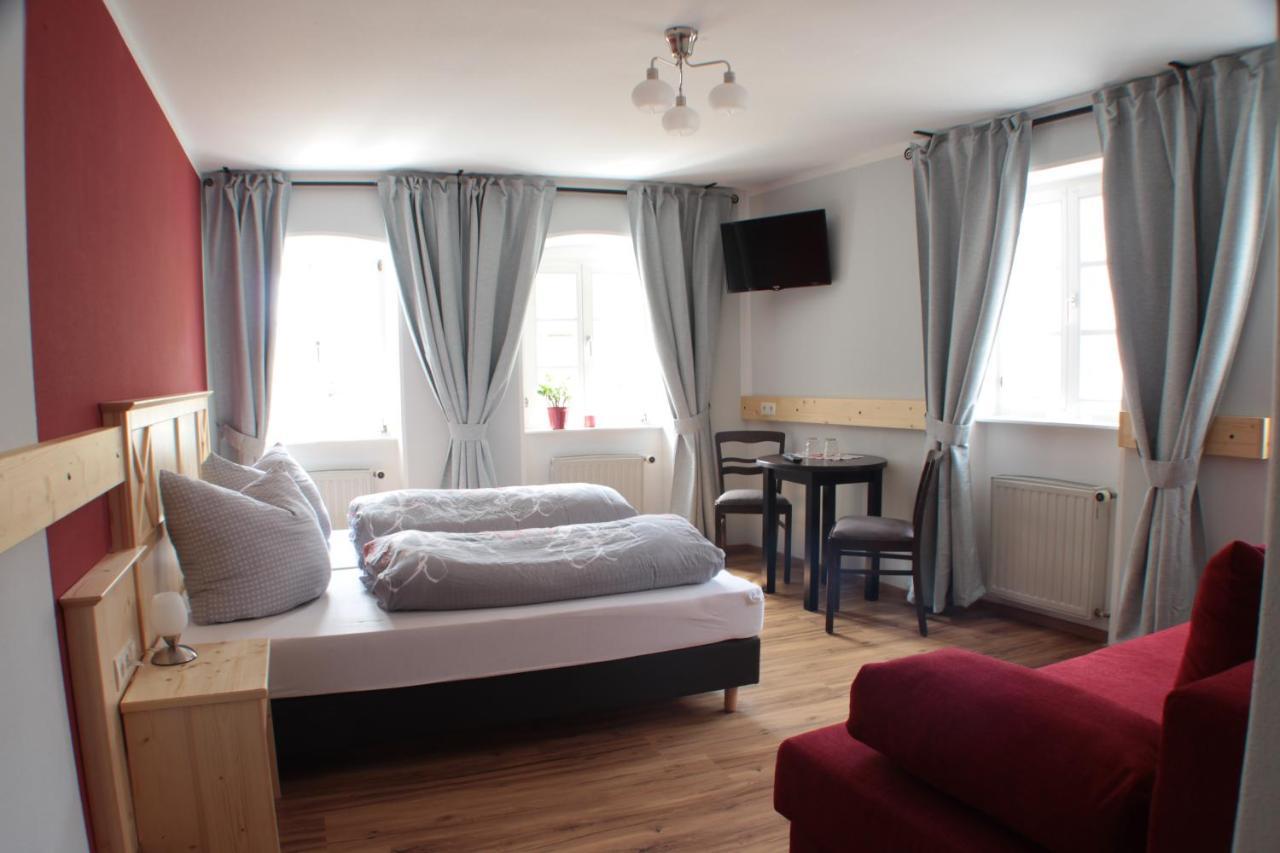 Hôtel Zum Baren - Einfach Anders à Mainbernheim Extérieur photo